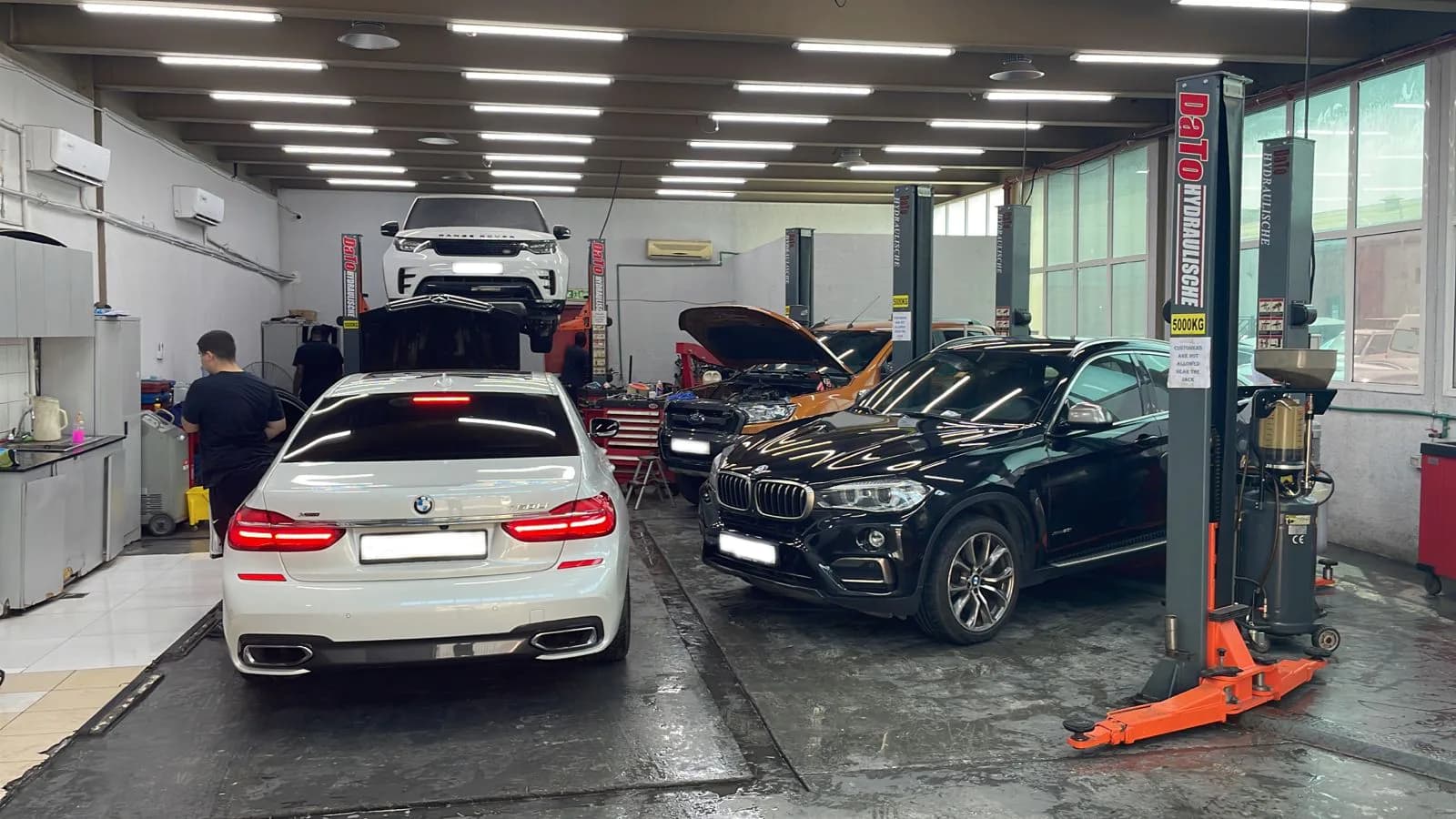 Mr. Mechanic workshop
